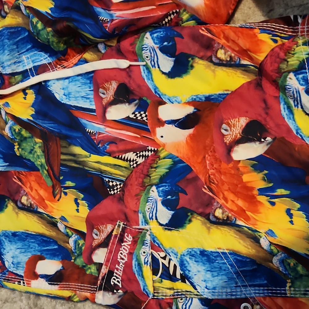 Billabong parrot swim trunks size 34 Men